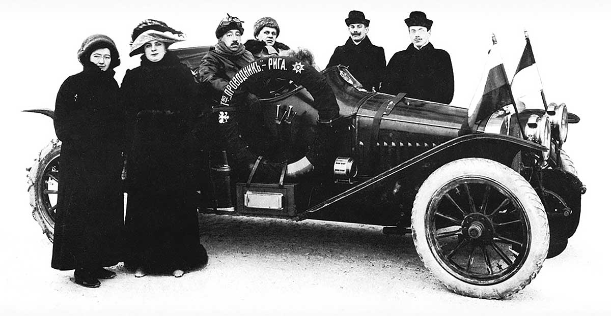 A team competing in the 1912 Monte Carlo Rally