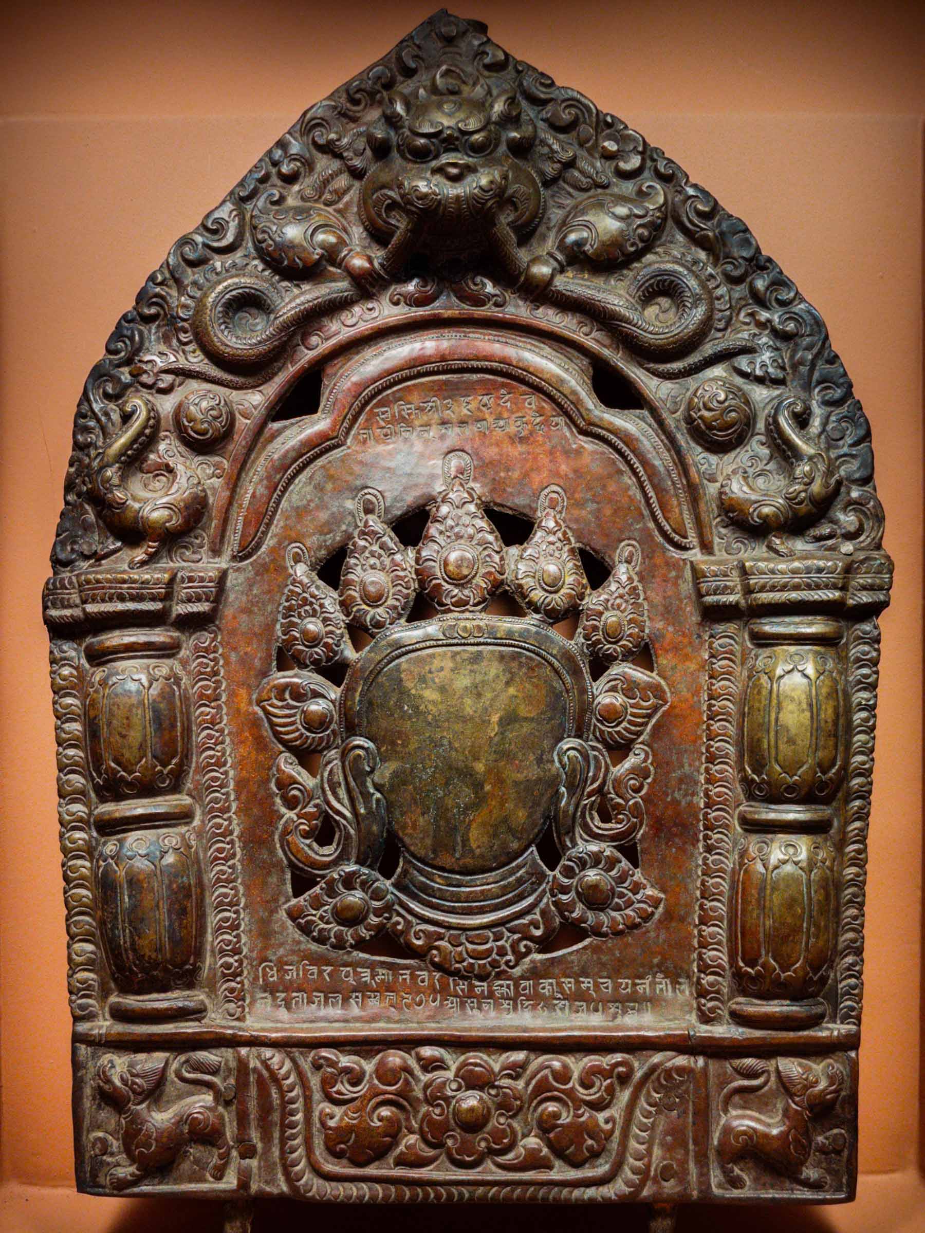 A faceless deity in the Patan Durbar Square museum
