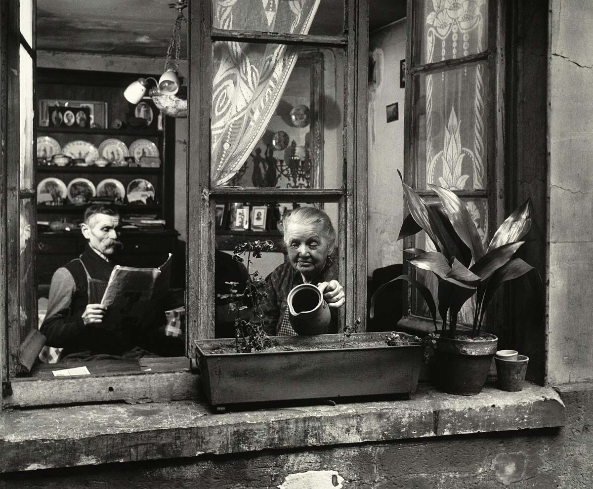 Robert Doisneau - Les Concierges Rue du Dragon